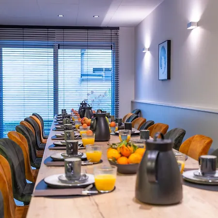 Belcasa Sea House Groepsaccommodatie 米德尔克尔克